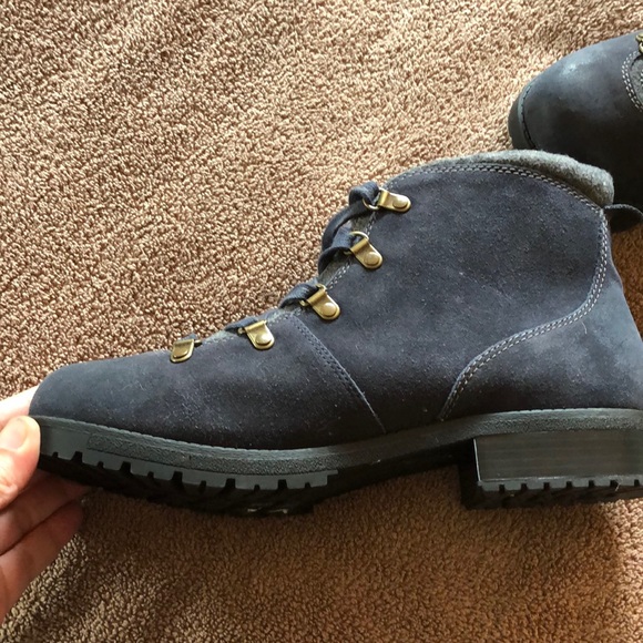 Clark’s ladies 11w navy hiking work boot - Picture 2 of 6